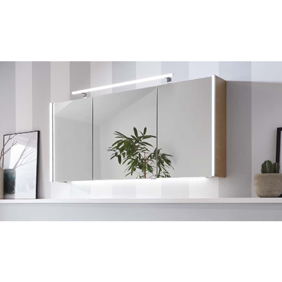 Puris Linea Spiegelschrank, 3 Türen, 2 seitliche LED-Beleuchtungsprofilen, 130 cm