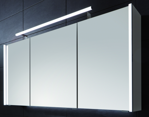 Spiegelschrank, 3 Türen, 2 seitliche LED-Beleuchtungsprofilen, 130 cm